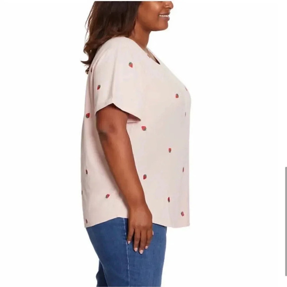 VINTAGE AMERICA ladies shirt with Embroidered Strawberries size large NWT - Picture 4 of 10